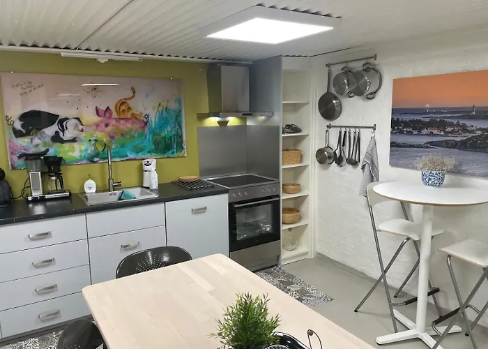 Krogeneslaven Microtel 3* ארנדל
