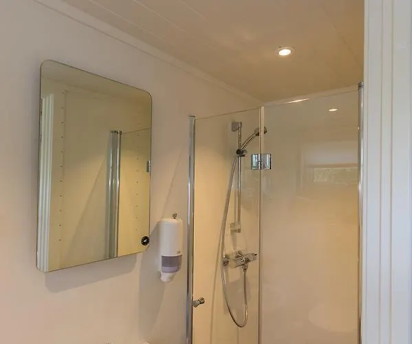 Krogeneslaven Microtel 3* ארנדל